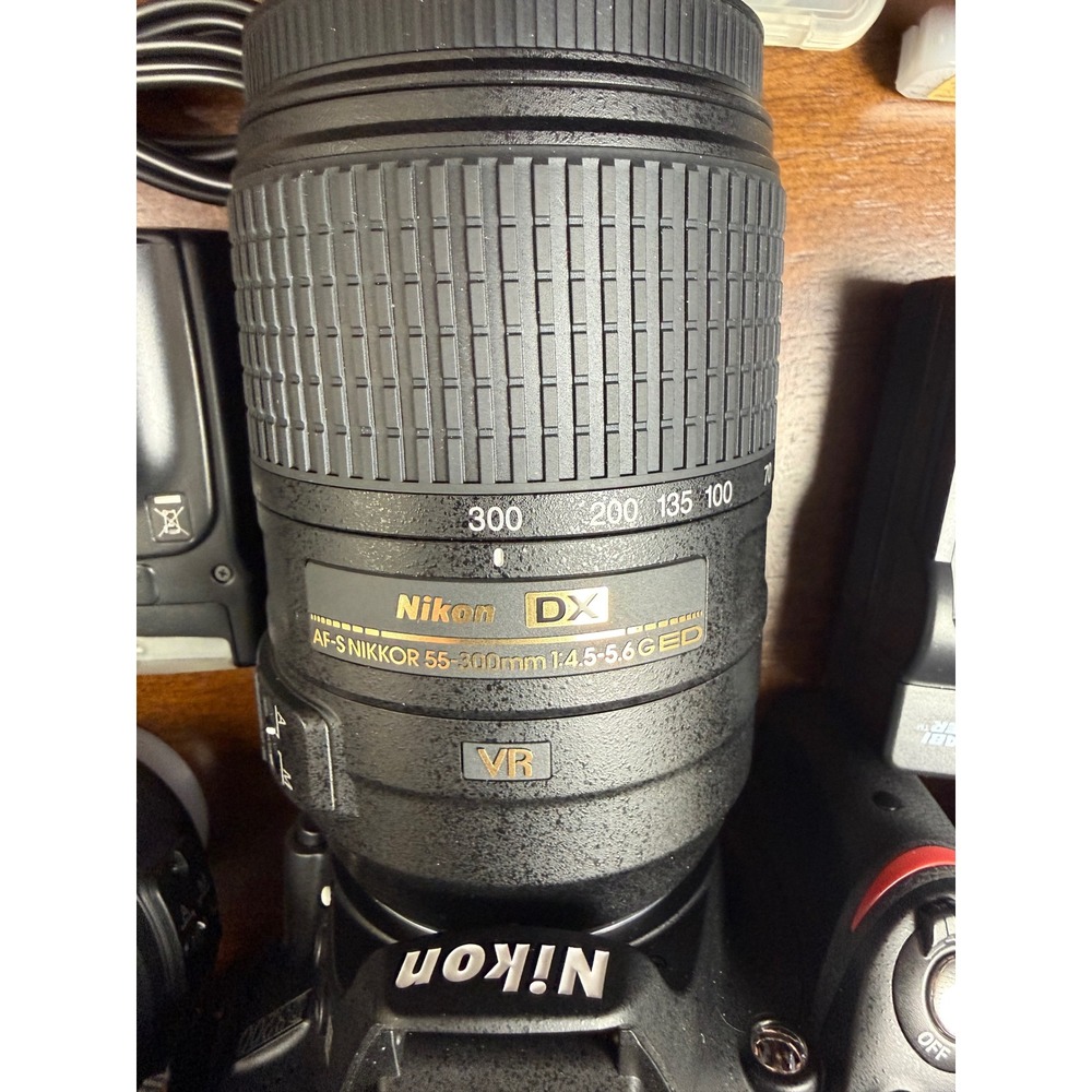 Nikon D3200 DSLR Camera Bundle 3 Lenses 18-55mm 55-300mm 50mm as-400 Flash - Picture 2 of 11